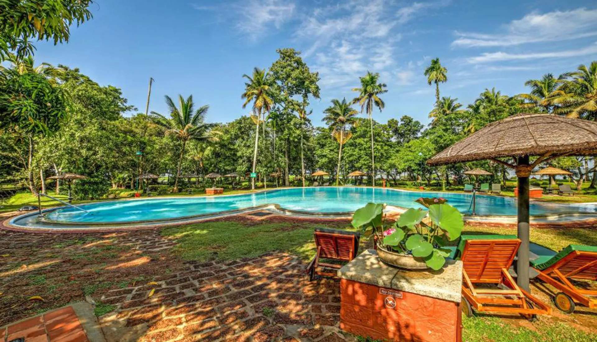 Coconut Lagoon resort, CGH Earth